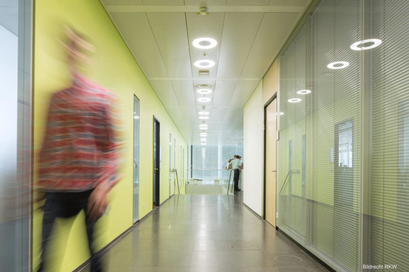 AUDI_AG_T02_Nordspange_Ingolstadt_Büoraumplanung_Umzugsmanagement_Walk_Flur_Quadrat_2
