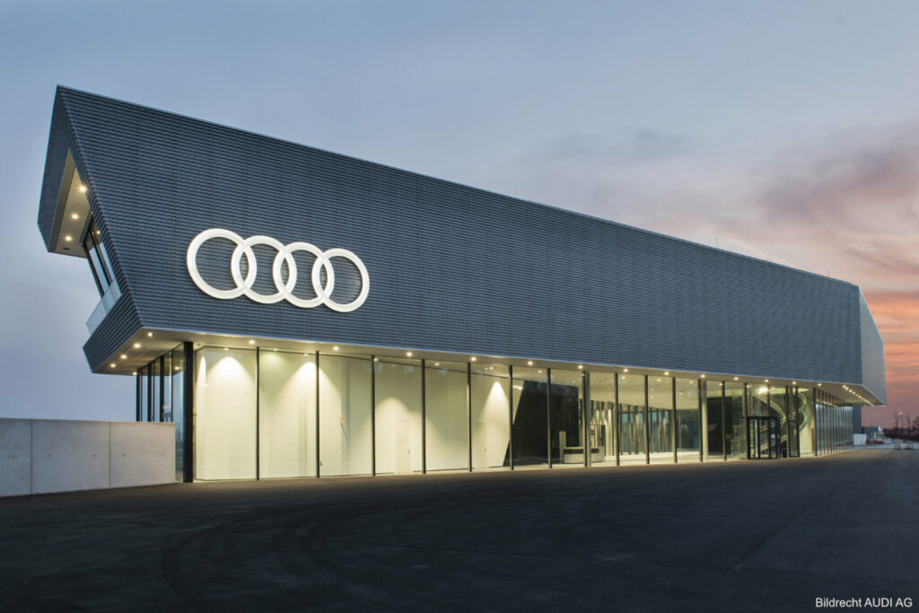 Audi-Sport-Neuburg-roomarts-W6