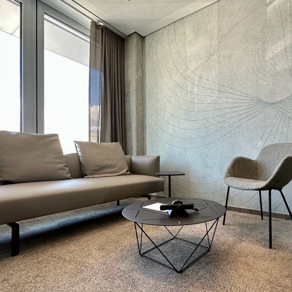 Besprechungslounge im DonauTower von roomarts