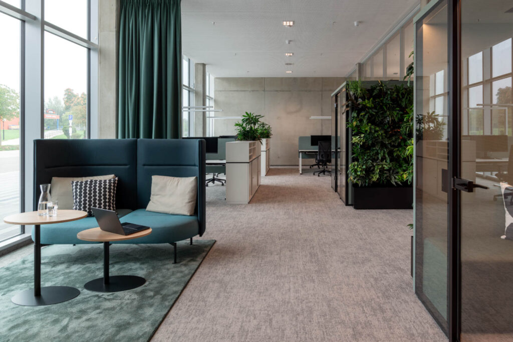 Open-Space im DonauTower – akustisch optimierte Arbeitsplätze